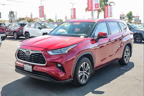 2023 Toyota Highlander XLE