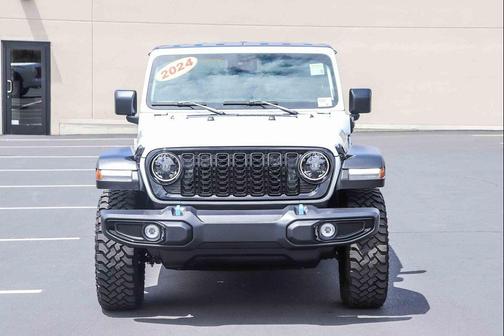 Bright White Clearcoat 2024 Jeep Wrangler 4xe Willys