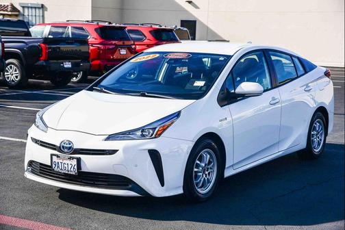 2022 Toyota Prius LE
