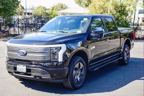 2022 Ford F-150 Lightning LARIAT