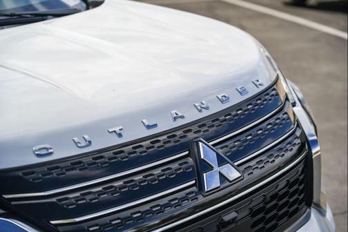 2023 Mitsubishi Outlander ES 2.5 2WD