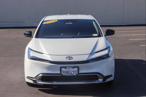 White 2023 Toyota Prius Prime SE
