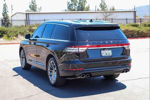 Infinite Black Metallic Clearcoat 2023 Lincoln Aviator Grand Touring AWD