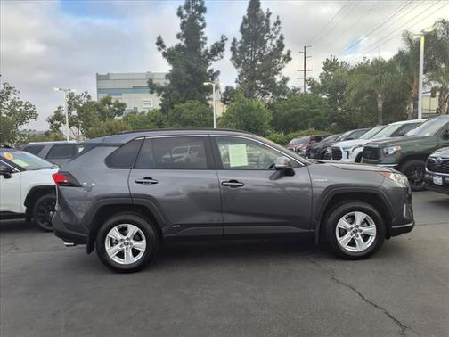 2020 Toyota RAV4 Hybrid XLE
