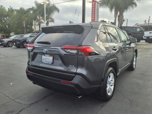 2020 Toyota RAV4 Hybrid XLE