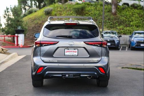 2026 Toyota Highlander Hybrid Limited