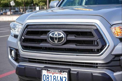 Silver Sky Metallic 2021 Toyota Tacoma SR5