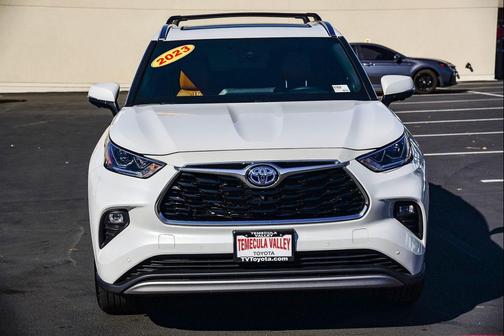 2023 Toyota Highlander Hybrid Platinum