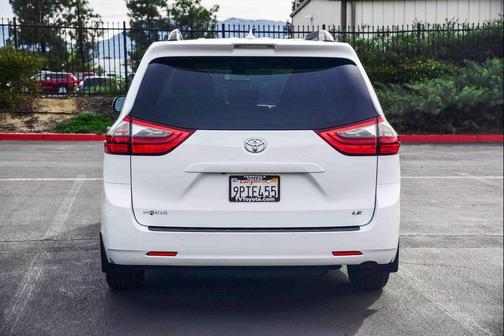 2020 Toyota Sienna LE