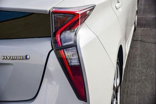 2016 Toyota Prius Three Touring