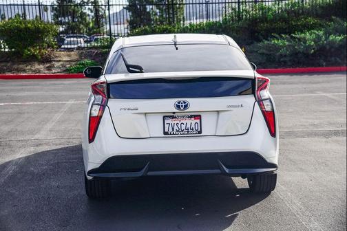 2016 Toyota Prius Three Touring