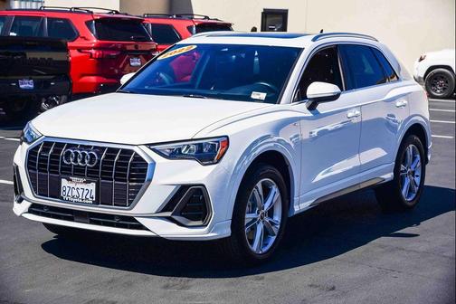 2022 Audi Q3 45 S line Premium