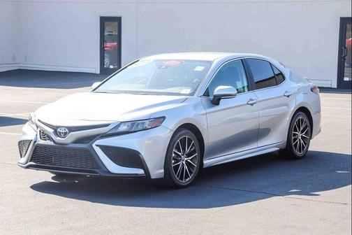 Celestial Silver Metallic 2022 Toyota Camry SE