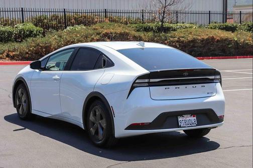 White 2025 Toyota Prius Plug-In Hybrid SE