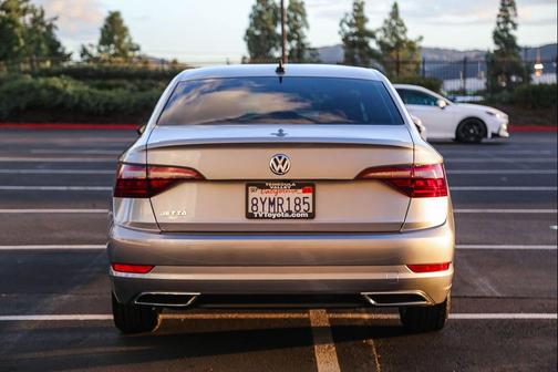 2021 Volkswagen Jetta 1.4T R-Line