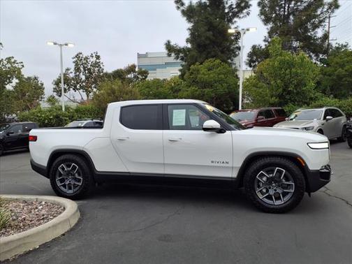 2024 Rivian R1T Adventure Package