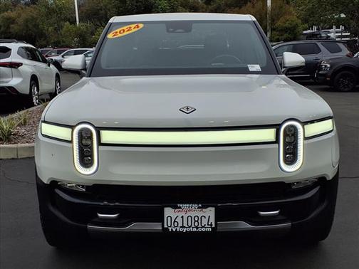 2024 Rivian R1T Adventure Package