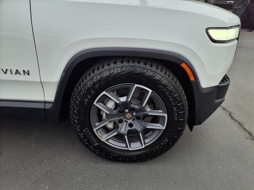 2024 Rivian R1T Adventure Package