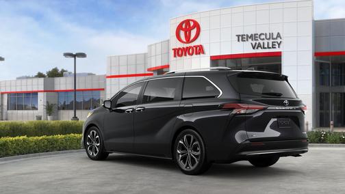2025 Toyota Sienna Platinum