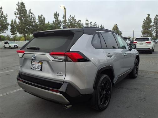 2022 Toyota RAV4 Hybrid SE