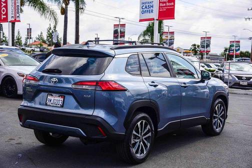 2024 Toyota Corolla Cross XLE