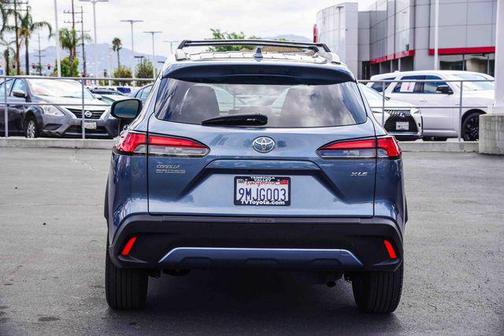 2024 Toyota Corolla Cross XLE