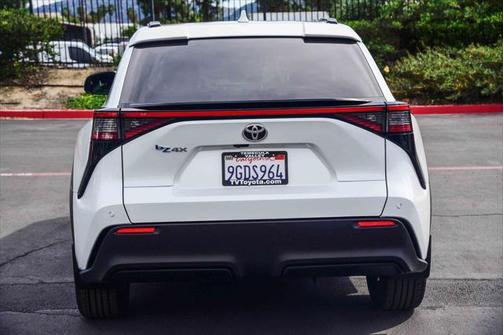 Wind Chill Pearl 2023 Toyota bZ4X XLE