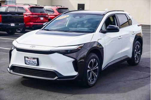 Wind Chill Pearl 2023 Toyota bZ4X XLE
