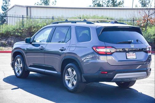 2023 Honda Pilot 2WD EX-L 8 Passenger