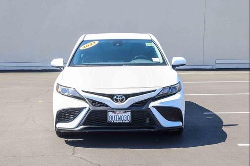 Super White 2021 Toyota Camry SE