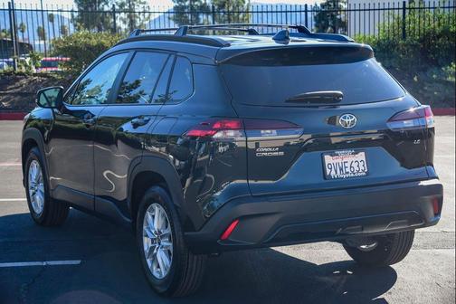 2026 Toyota Corolla Cross LE