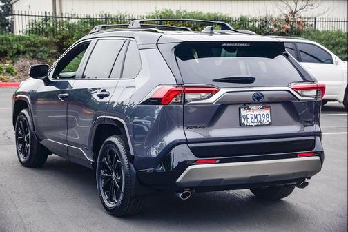 2023 Toyota RAV4 Hybrid SE