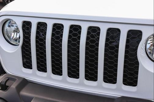 2022 Jeep Gladiator Sport S