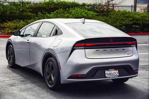 2023 Toyota Prius LE