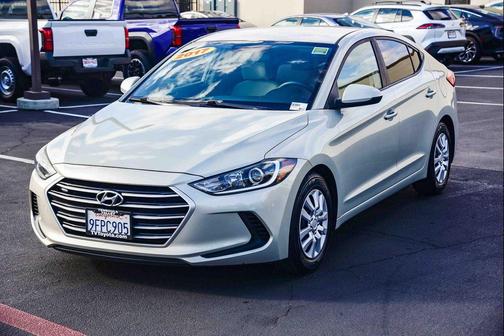 2017 Hyundai ELANTRA SE