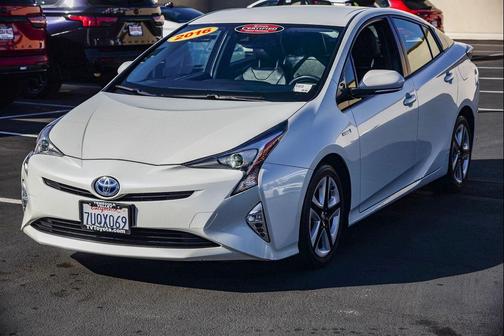 2016 Toyota Prius Four Touring