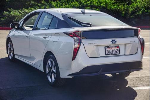 2016 Toyota Prius Four Touring