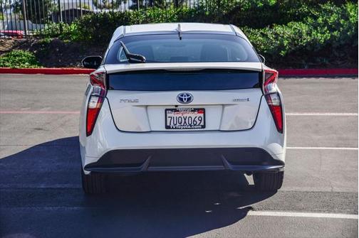 2016 Toyota Prius Four Touring