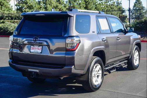 2022 Toyota 4Runner SR5