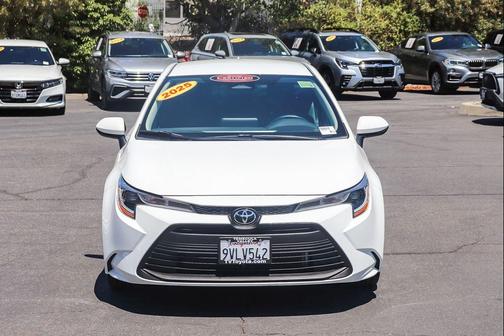 Ice Cap 2025 Toyota Corolla LE