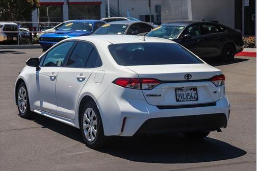 Ice Cap 2025 Toyota Corolla LE