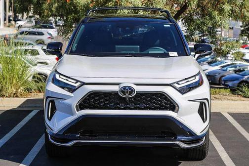 2025 Toyota RAV4 Hybrid SE