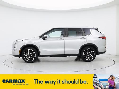 2023 Mitsubishi Outlander SE