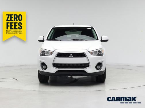 White 2015 Mitsubishi Outlander Sport ES