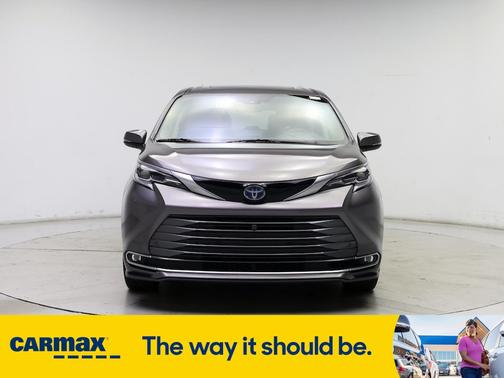 2022 Toyota Sienna Platinum