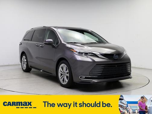 2022 Toyota Sienna Platinum