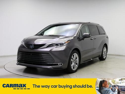 2022 Toyota Sienna Platinum