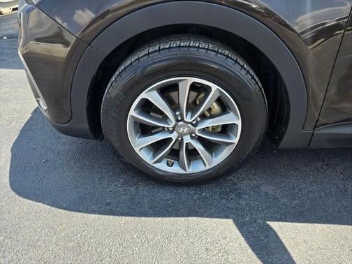 2017 Hyundai SANTA FE SE