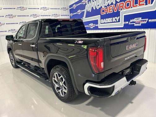 Onyx Black 2025 GMC Sierra 1500 SLT