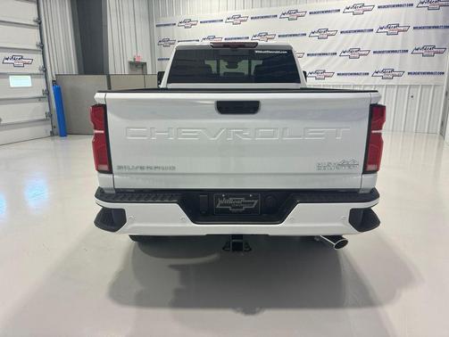 Summit White 2026 Chevrolet Silverado 2500 High Country